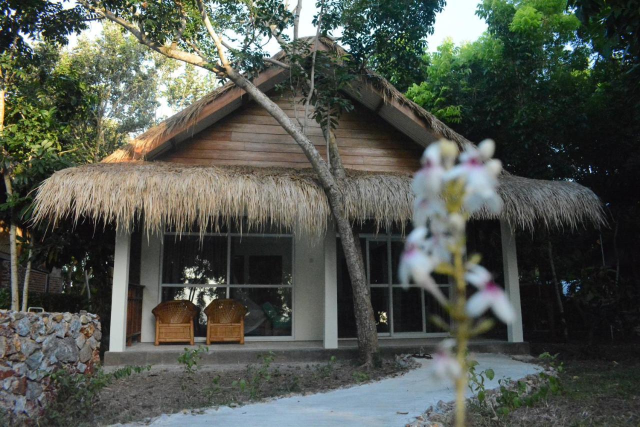 Hotel Heaven On The Planet Ekas Exterior foto